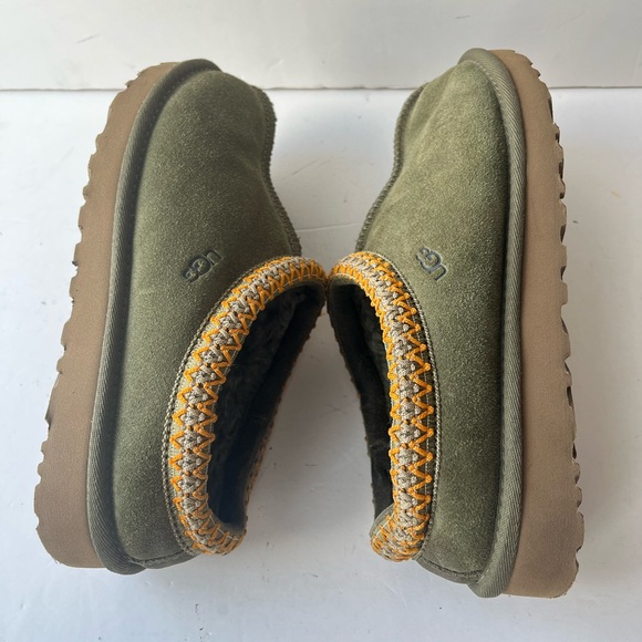 UGG Tasman shearing olive green Suede Slippers size 7 - Picture 6 of 10